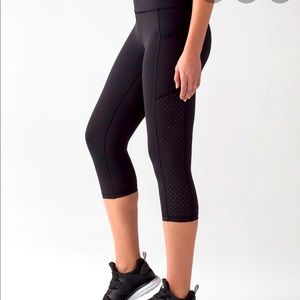 Lululemon Mind Over Miles 17” Crop